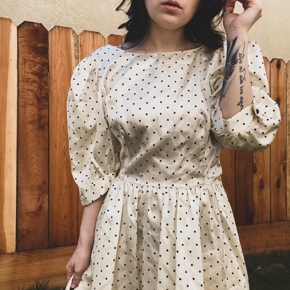 Vintage satin dress. - Picture 2 of 7